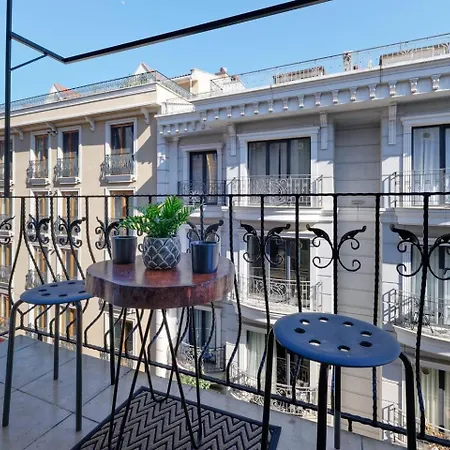 Cozy Center 1br W Balcony Near Galataport ! *